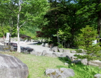 中間駅の山野草ガーデン